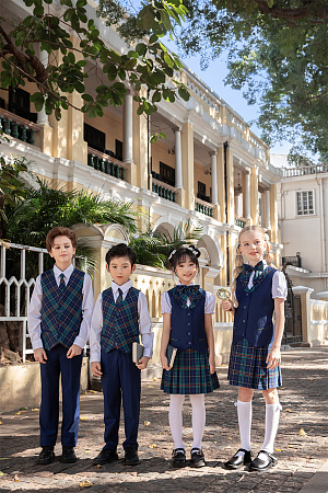 Жилет для девочки РОЗА цвет зеленая клетка 