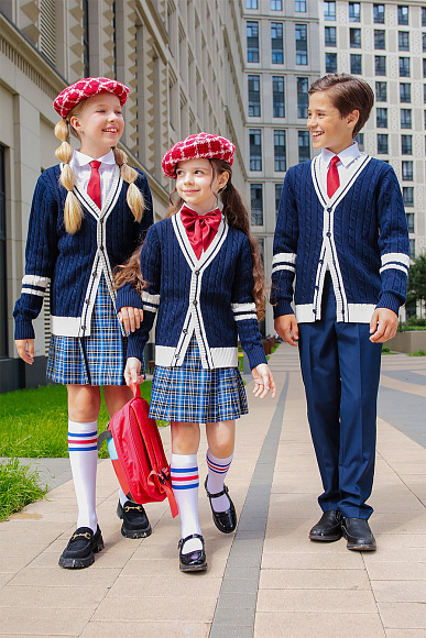 Кардиган синий 3 500 ₽.