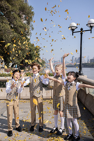 Жилет для мальчика ПРЕЗИДЕНТ цвет бежевая клетка 